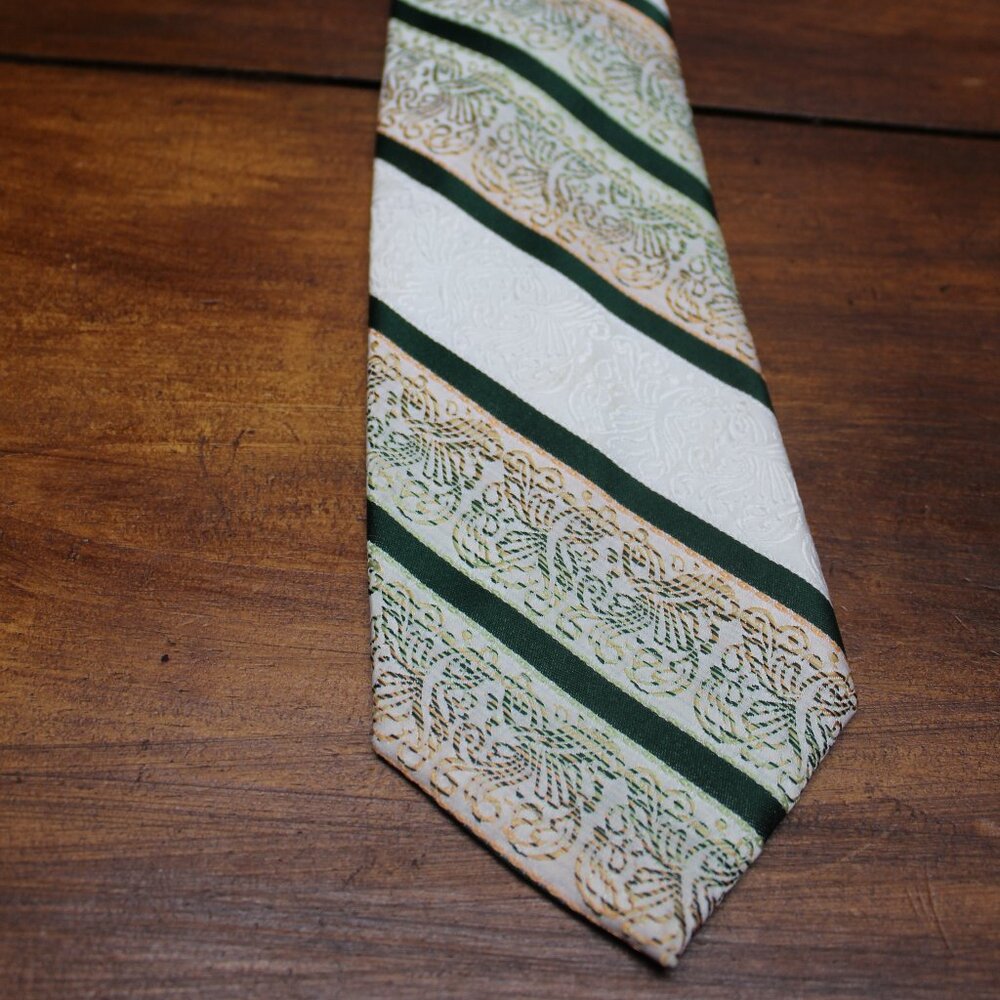 VINTAGE 70'S GREEN IVORY PEACH EMBROIDERED PATTERNS TIE NECKTIE